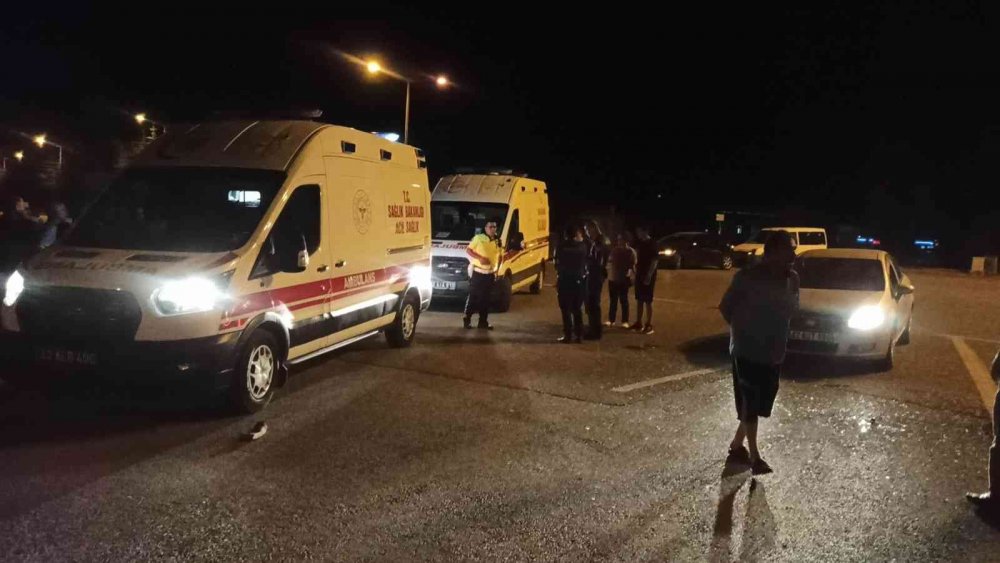 Konya'da yine kaza! Otomobille çarpışan triportörde sürücü ve eşi yaralandı