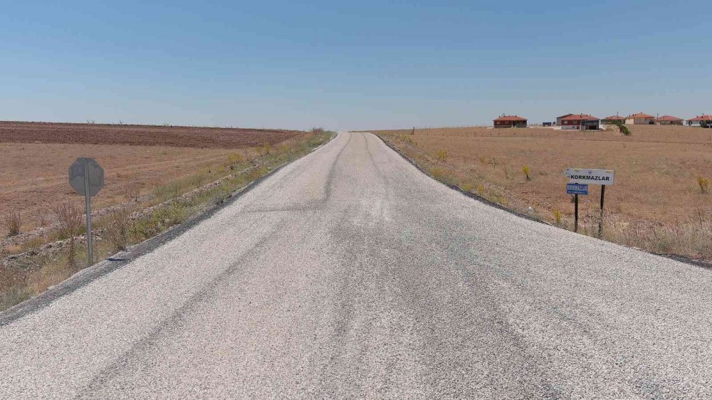 Konya Büyükşehir ilçe ve mahalle yollarında kaliteyi yükseltiyor! Cihanbeyli'ye 21 kilometre daha..