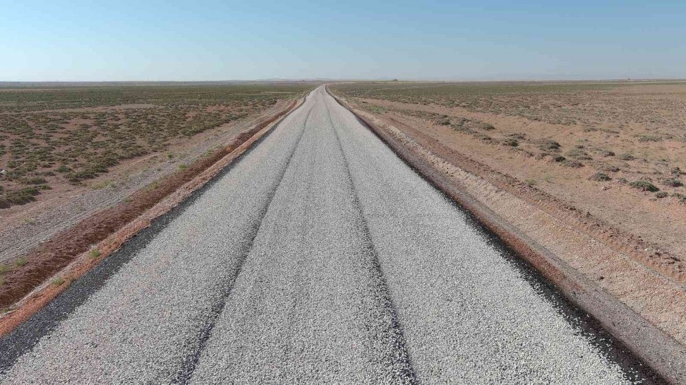 Konya Büyükşehir ilçe ve mahalle yollarında kaliteyi yükseltiyor! Cihanbeyli'ye 21 kilometre daha..