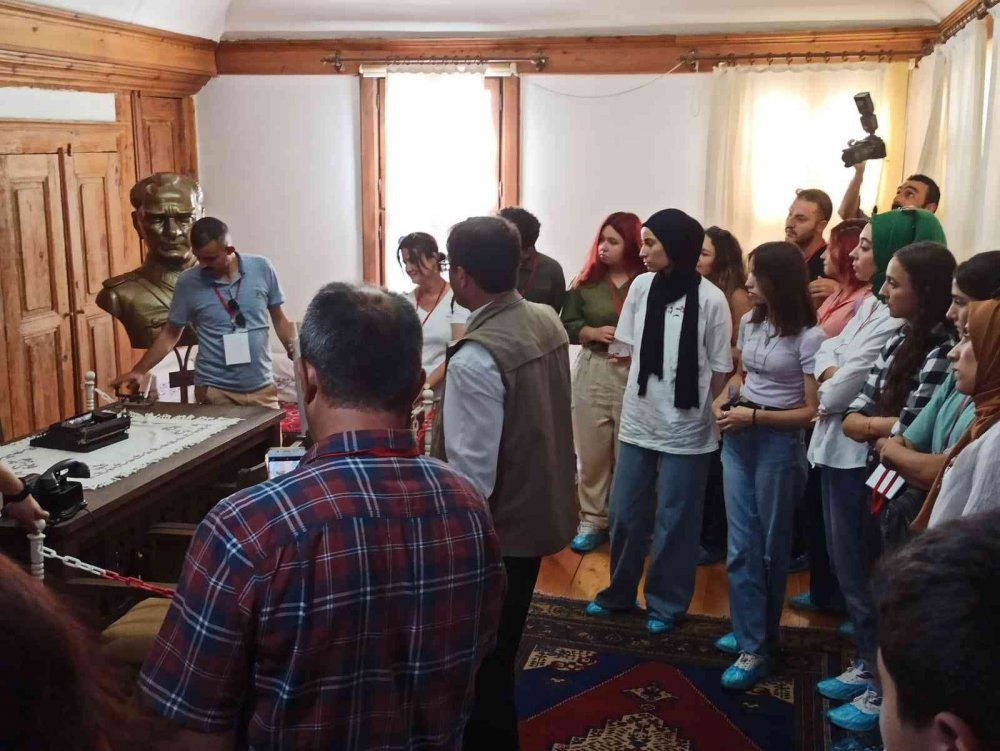 Konya dahil 7 ilden şehit ve gazi çocukları Afyon'da Büyük Taarruz'un başladığı mekanları gezdi