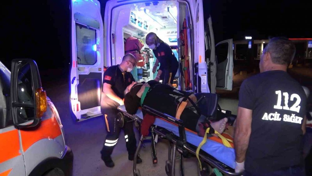 Kırıkkale-Kırşehir yolunda takla atan otomobil metrelerce savruldu! 3 yaralı