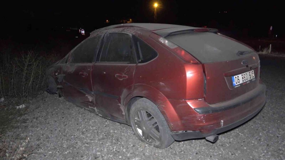 Kırıkkale-Kırşehir yolunda takla atan otomobil metrelerce savruldu! 3 yaralı