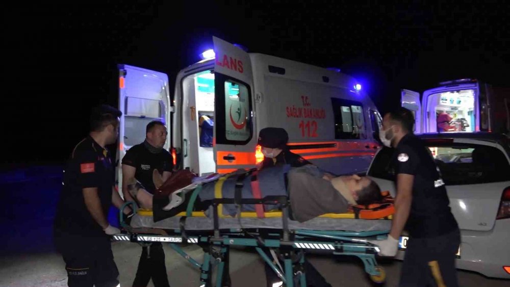 Kırıkkale-Kırşehir yolunda takla atan otomobil metrelerce savruldu! 3 yaralı