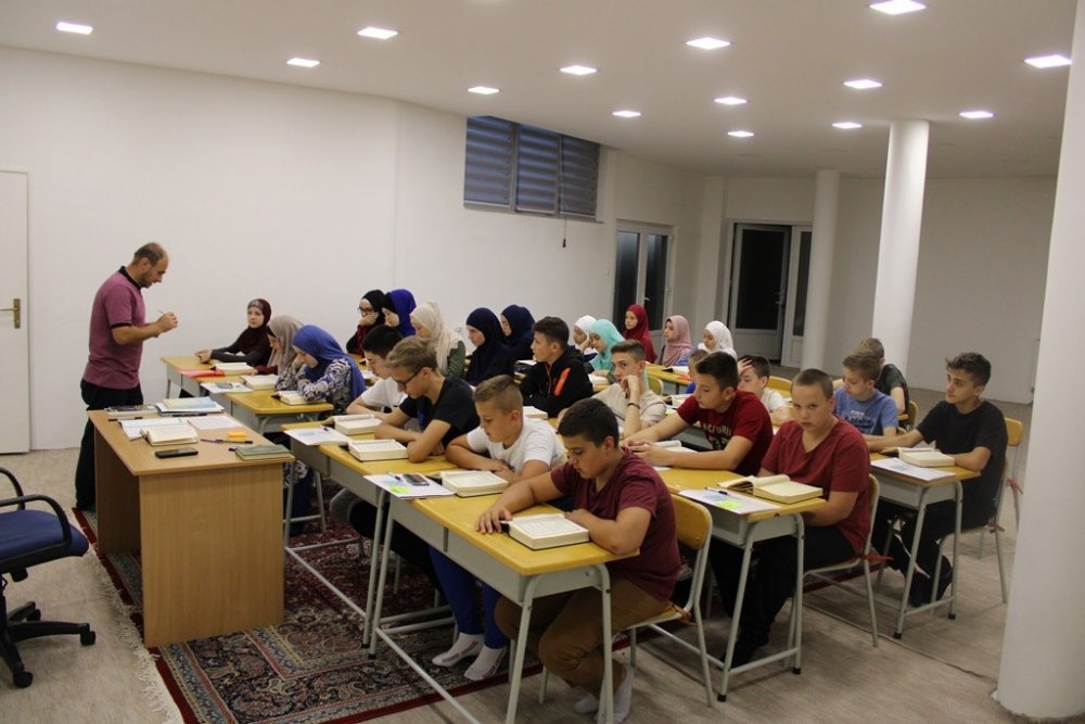 Konya Genç KOMEK’in Balkanlardaki yaz okulları sona erdi