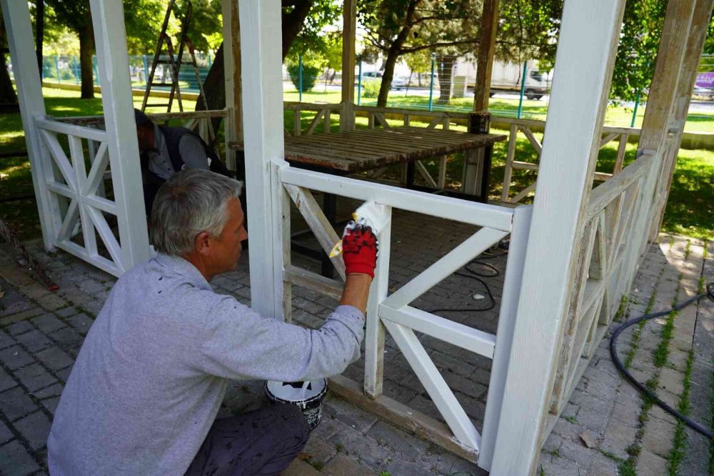 Selçuklu’da park bakım çalışmaları sürüyor