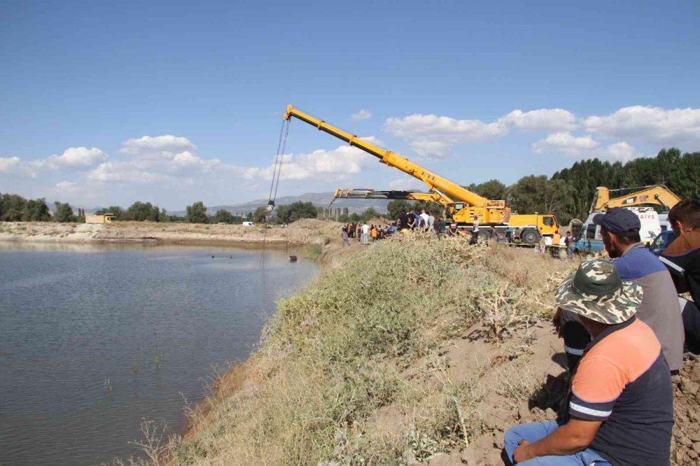 Konya’da iş makinesi gölete düştü! Operatör Yalçın Yeşilyurt öldü