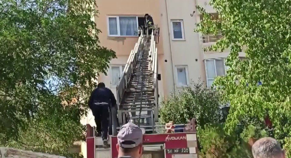 Sivas'ta bir garip olay! Oturduğu TOKİ dairesini yakmaya kalkıştı!