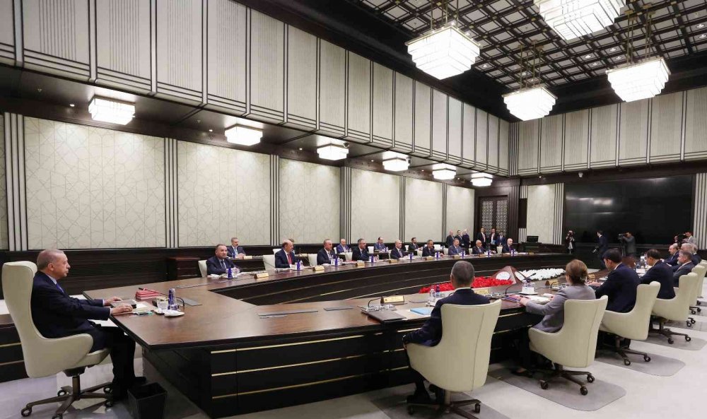 Cumhurbaşkanı Erdoğan'dan Kabine sonrası önemli açıklamalar! Ülkenize ve parasına güvenin!