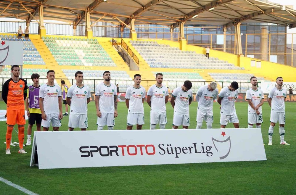 Konyaspor İstanbulspor'a 4 gol atarak moral buldu!