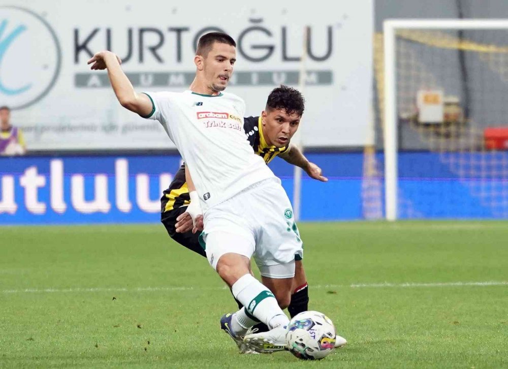 Konyaspor İstanbulspor'a 4 gol atarak moral buldu!