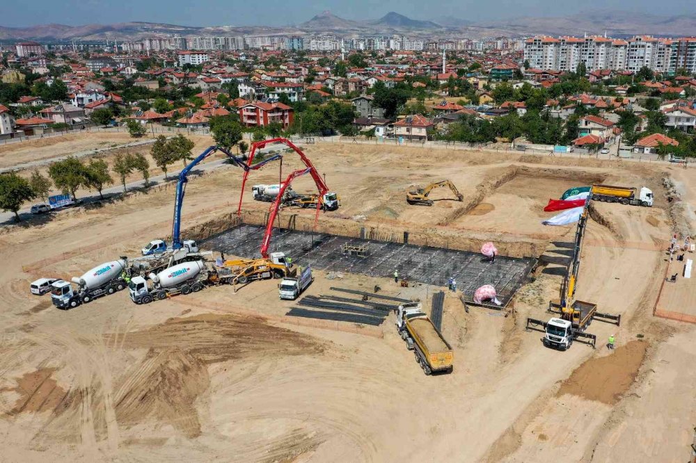 Konya Büyük Konut Hamlesinde 7. halka! Meram Oruç Reis Evleri’nin temeli dualarla atıldı