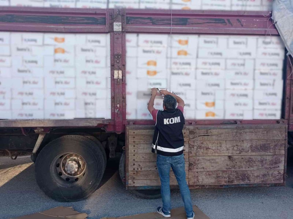 Konya haber! Kamyonda milyonlarca gümrük kaçağı makaron yakalandı! 1 gözaltı