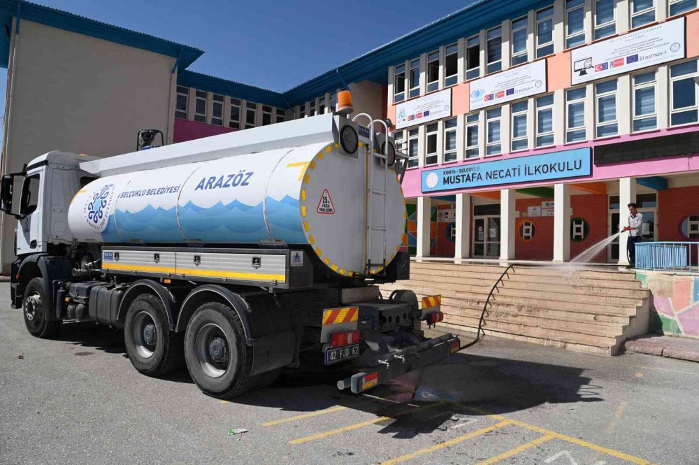 Konya haber! Selçuklu’da gelenek bozulmadı! Okullarda çiçek gibi oluyor