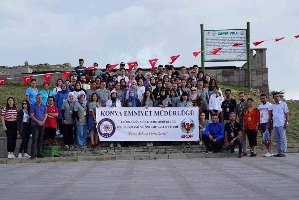 Konya İl Emniyet Müdürlüğü Terörle Mücadele Şube Müdürlüğü'nden gençlere tarih gezisi