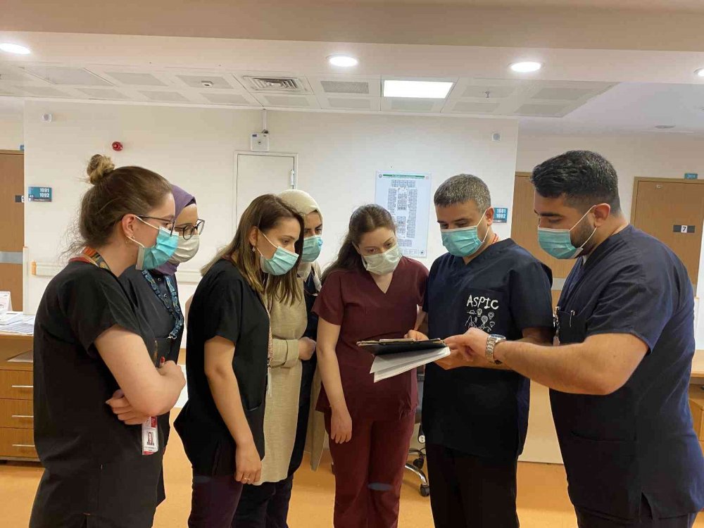 Konya'da görev yapan yoğun bakım hemşiresine hayat veren 'kalp' operasyonu