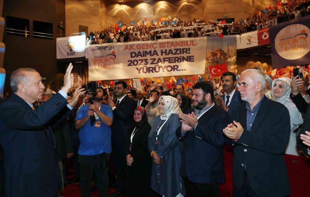 Cumhurbaşkanı Erdoğan'dan çarpıcı açıklamalar! Manevi ve milli kırmızı çizgilerimize tecavüz eden herkes ayağını denk almalı