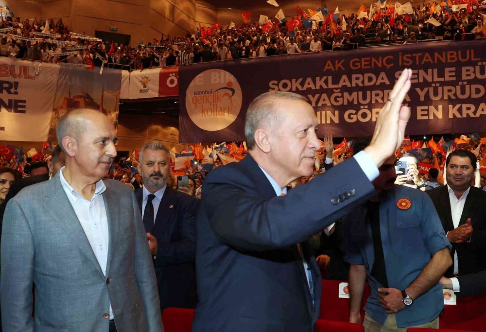 Cumhurbaşkanı Erdoğan'dan çarpıcı açıklamalar! Manevi ve milli kırmızı çizgilerimize tecavüz eden herkes ayağını denk almalı