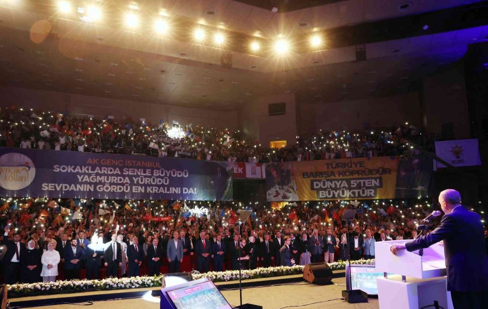 Cumhurbaşkanı Erdoğan'dan çarpıcı açıklamalar! Manevi ve milli kırmızı çizgilerimize tecavüz eden herkes ayağını denk almalı