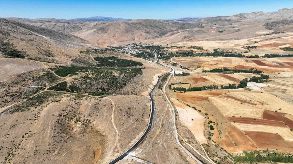 Konya haber! Başkan Pekyatırmacı, Sızma’da asfalt çalışmalarını inceledi