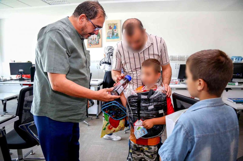 Konya haber! Meram Belediyesi'nden kırtasiye desteği