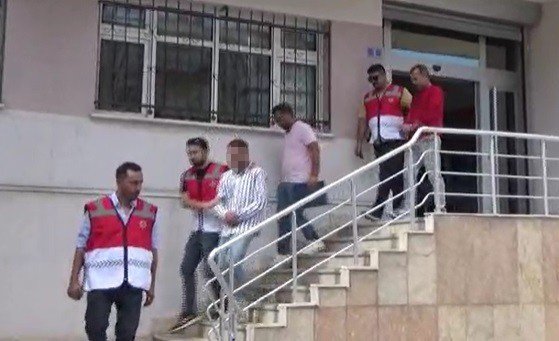 İstanbul’da kuyumcudan 817 gram altını çalıp kayıplara karışmışlardı! Hırsızlardan 2’si Konya’da yakalandı