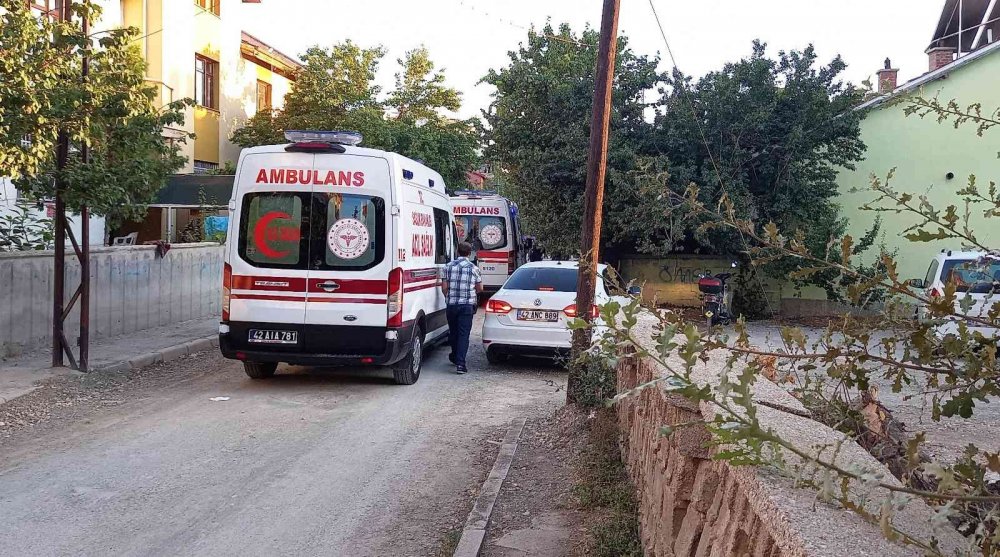 Konya'da trafik kavgası kanlı bitti! Evine kadar takip eden 5 kişiyi vuran şahıs ve oğlu gözaltına alındı