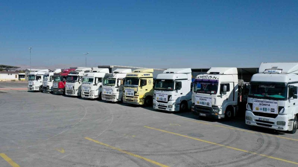Konya'dan 10 tır Pakistan'daki sel felaketinin yaralarını sarmak üzere yola çıktı