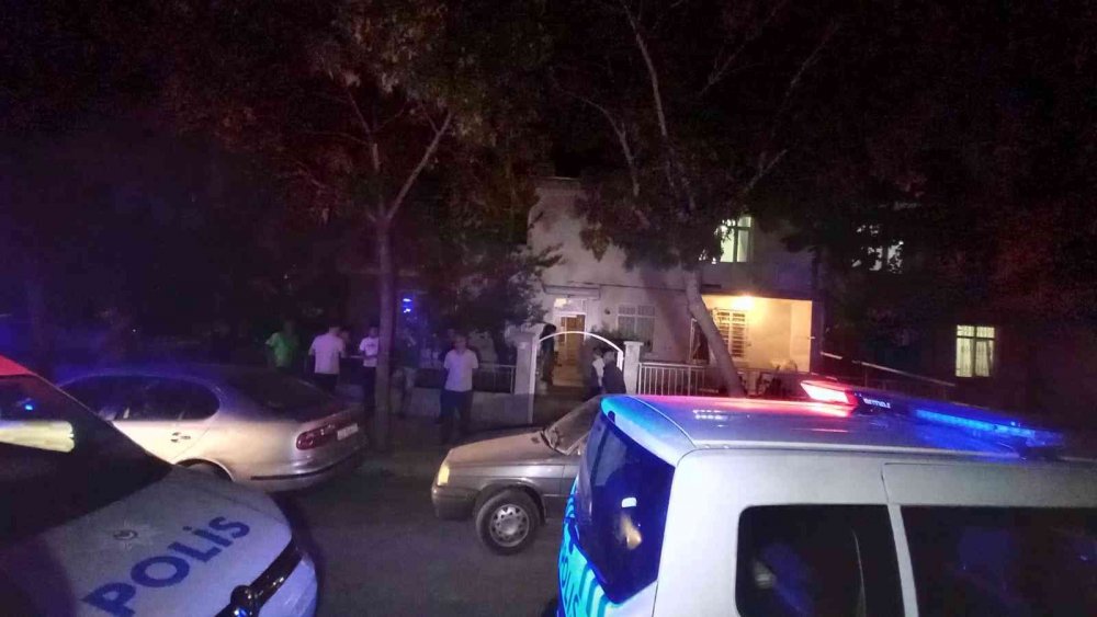 Konya'da gürültü kavgası kanlı bitti! Göğsünden bıçaklanan komşu ağır yaralandı