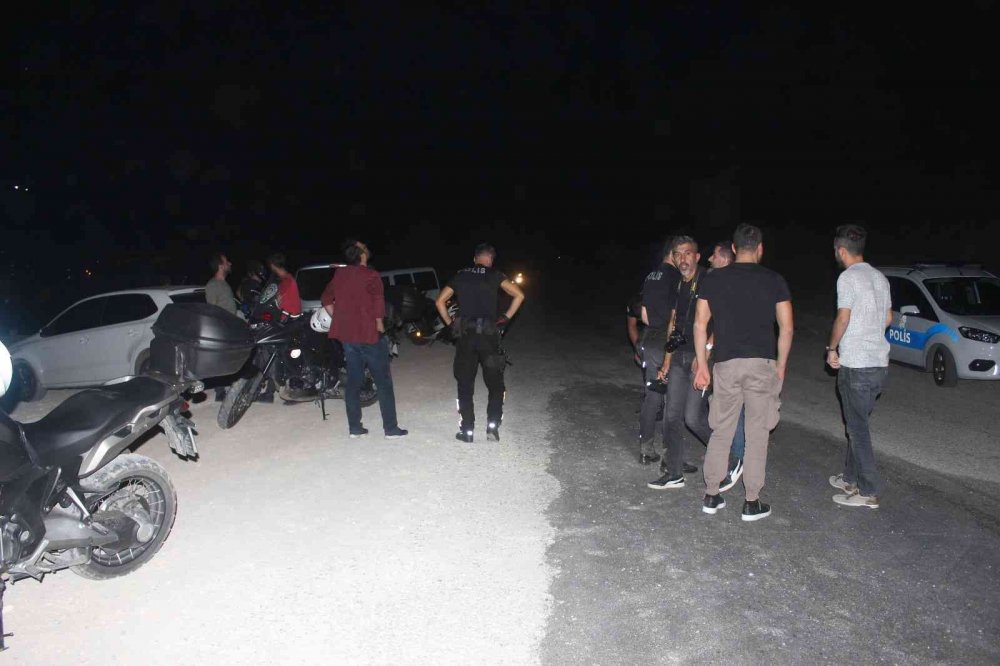 Adıyaman’da gündüz söndürülen orman yangını gece yeniden başladı!