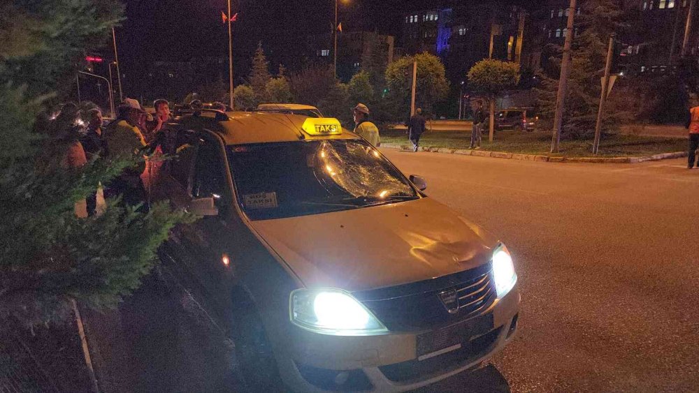 Başı boş köpeklerden kaçarken taksinin çarptığı Feyzullah Tuncer ağır yaralandı