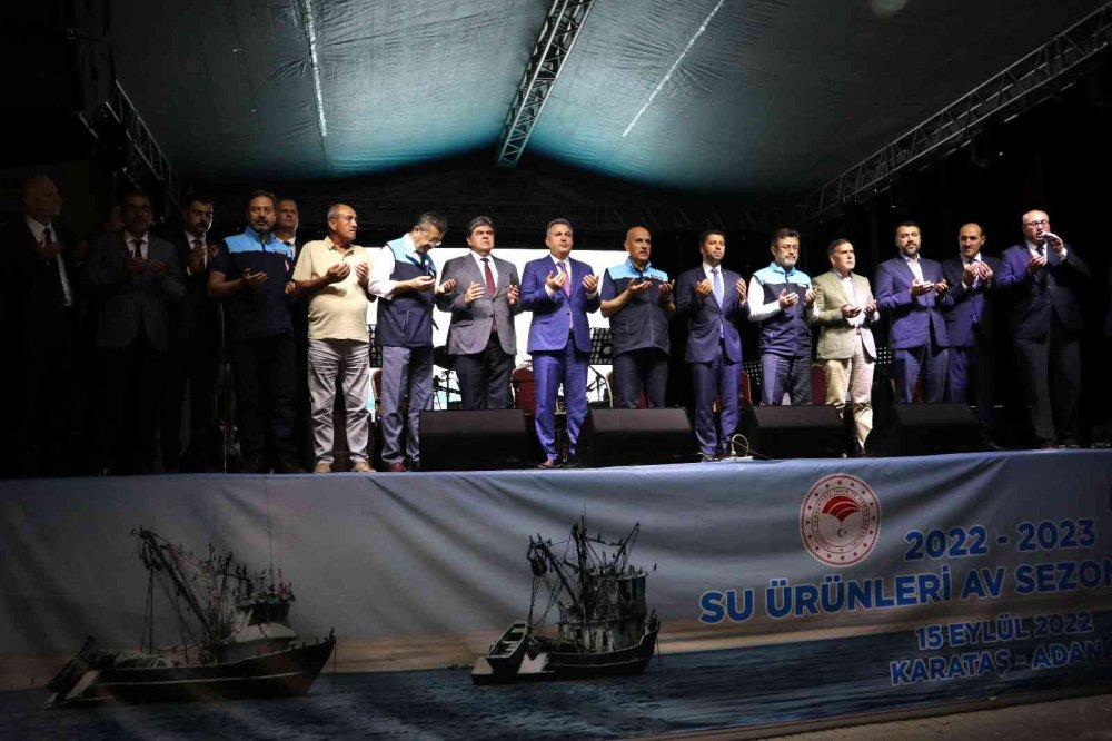 Akdeniz'de av sezonu açıldı! Bakan Kirişci balıkçılarla 'Vira Bismillah' dedi