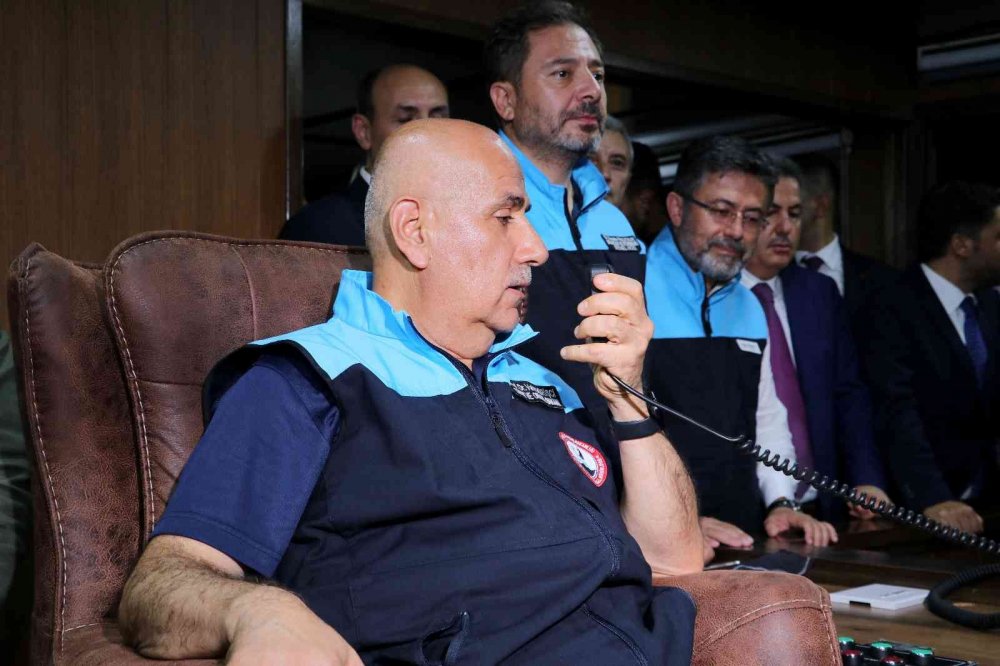 Akdeniz'de av sezonu açıldı! Bakan Kirişci balıkçılarla 'Vira Bismillah' dedi