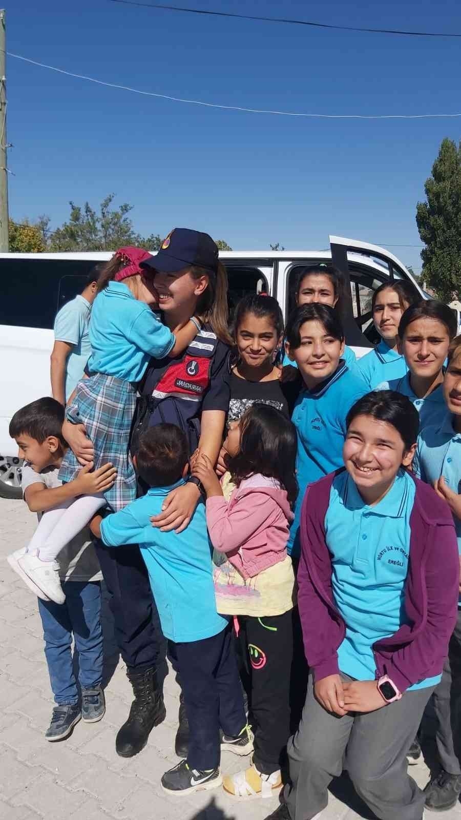 Konya'da Jandarmadan çocuklara kişisel güvenlik eğitimi