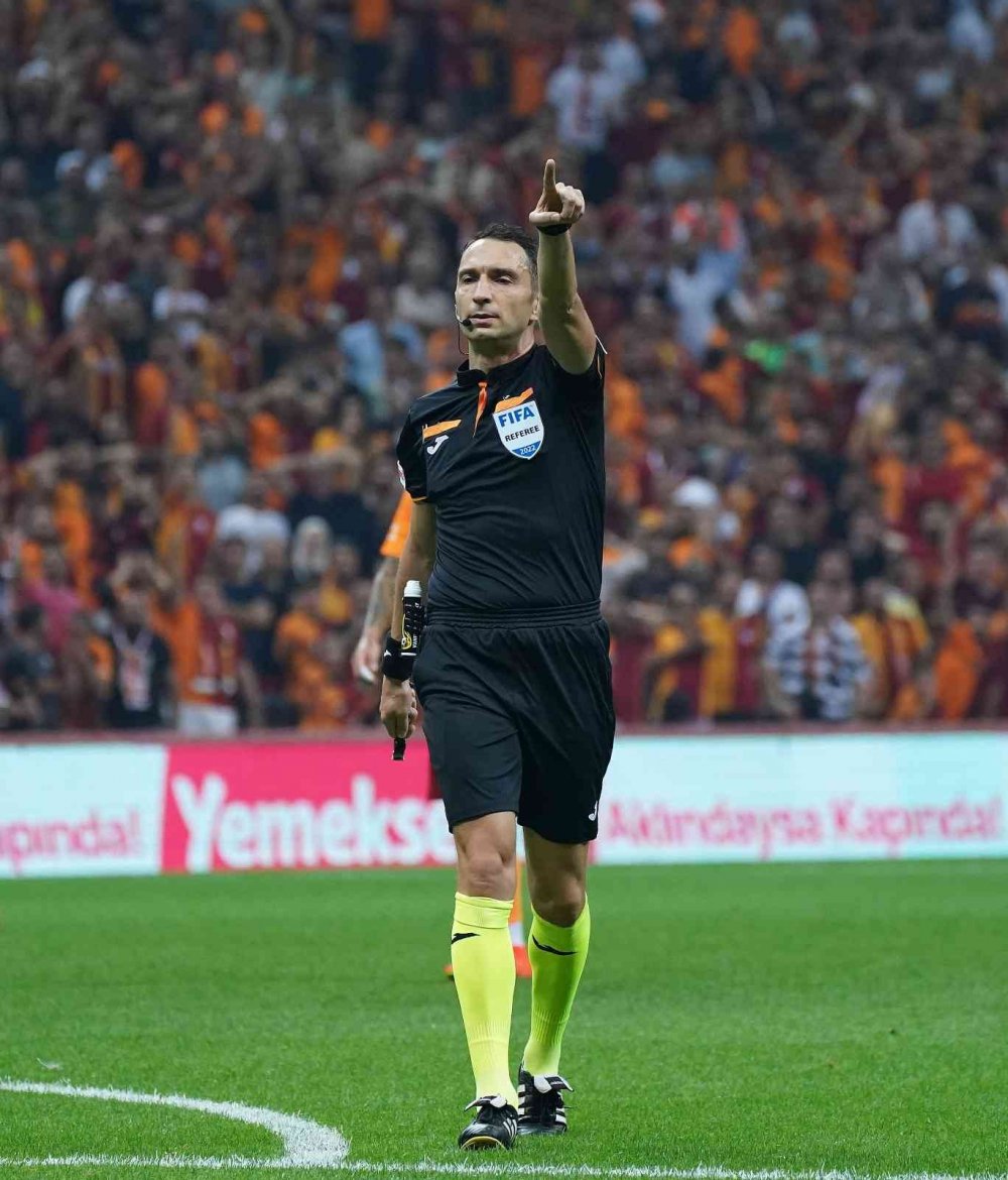 Konyaspor İstanbul'da iyi oynadığı maçı rakibine ikram etti