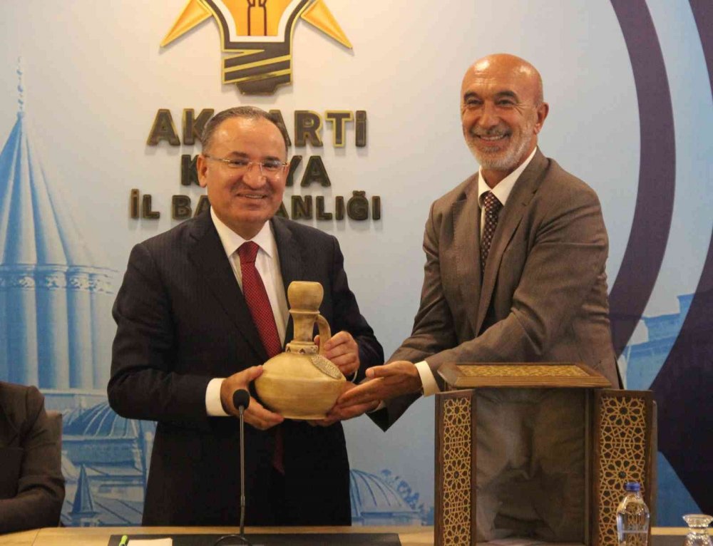 Bakan Bozdağ'dan Konya'da 7'li masa açıklaması! Emir eli olmayı kabul edecek bir cumhurbaşkanı arıyorlar