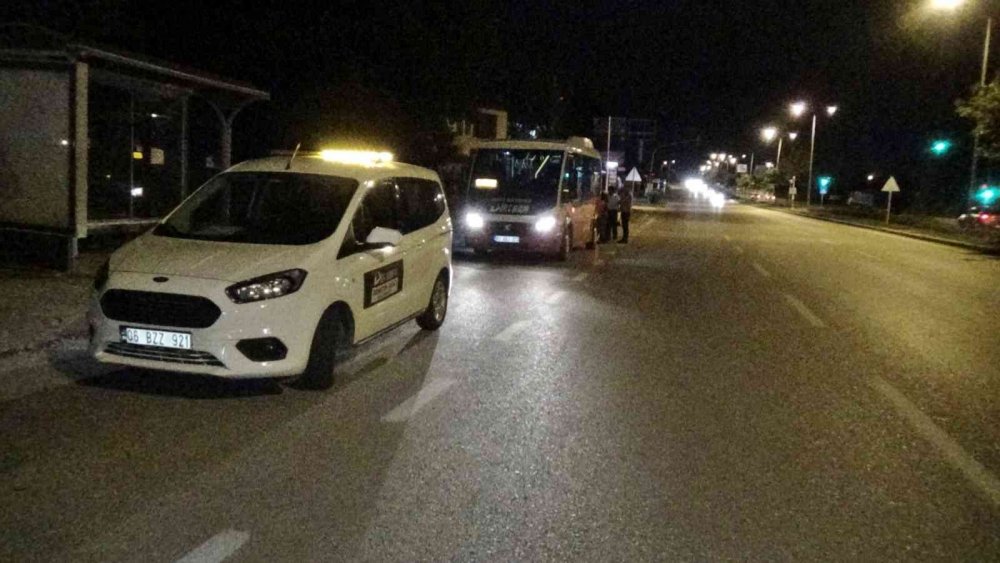 Halk otobüsünde korku dolu anlar! Silahlı saldırı anı kamerada