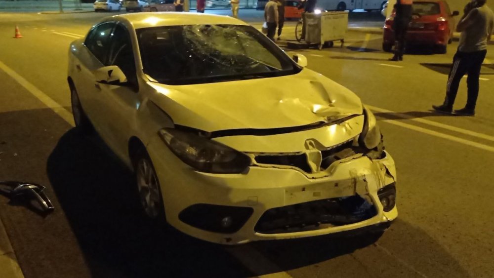 Sivas’ta ehliyetsiz sürücü motosiklete çarptı! 1 yaralı