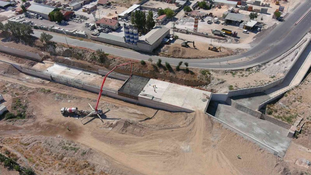 Konya haber! Abdülhamid Han Caddesi birinci ve ikinci etabı köprüyle bağlanıyor
