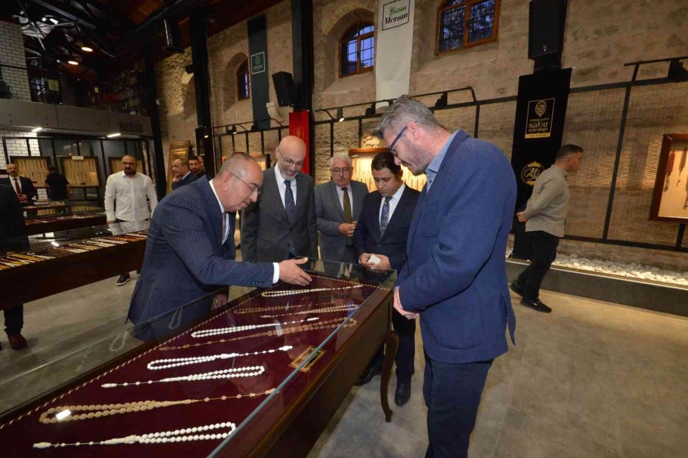 Konya'da tespih meraklılarını buluşturan sergi! 'Habbeden İmameye Sabır Yolculuğu' başladı