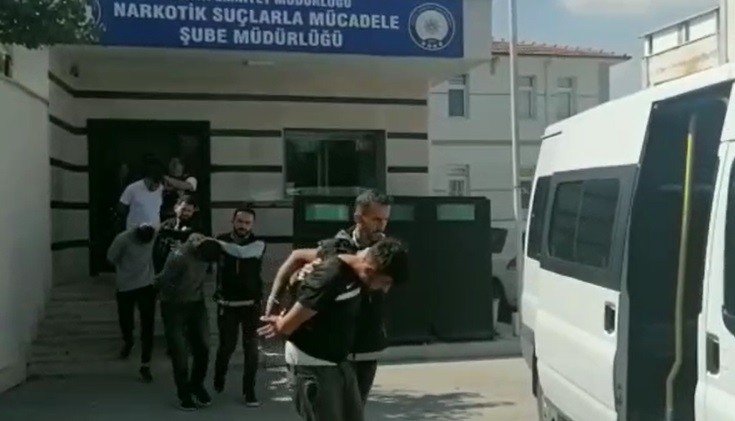 Konya'da film gibi uyuşturucu operasyonu! Zehir tacirlerinin kökü kuruyor! 33 tutuklama