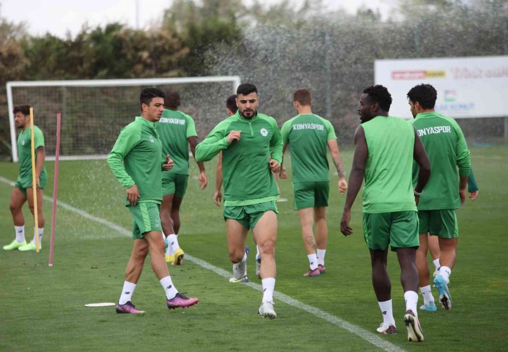 Konyaspor Teknik Direktörü Palut'tan Ümraniyespor karşılaşması açıklaması: Çok zor bir maç olacak