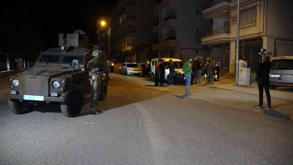 Adıyaman'da hareketli gece! Bir çok adrese özel harekat destekli şok baskın
