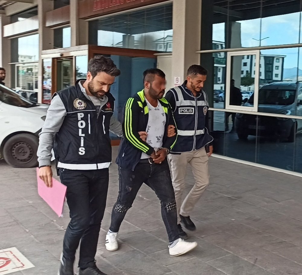 Konya’da şafak vakti uyuşturucu operasyonu! 6 sokak satıcısı gözaltına alındı