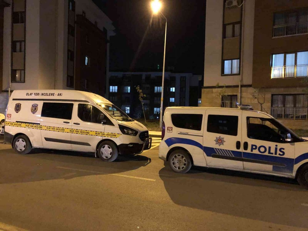 4’üncü kattan düşen genç kadın yaralandı!