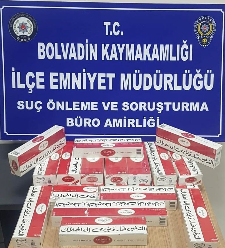 Afyon'da tır sürücüsü kaçak sigara satarken suçüstü yakalandı