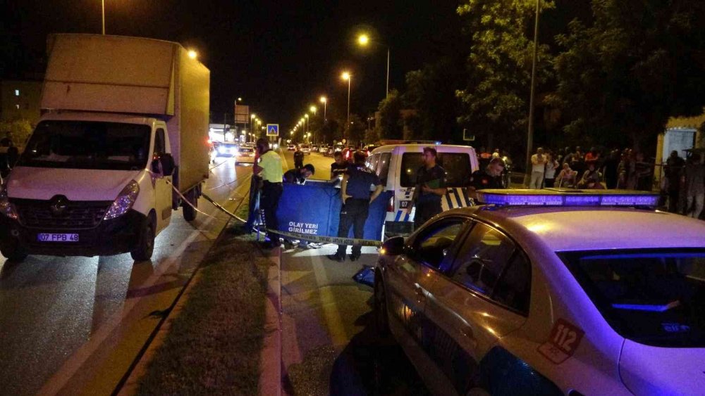 Antalya'da acı ölüm! Market dönüşü motosikletin çarptığı Ayşe Akkol olay yerinde can verdi