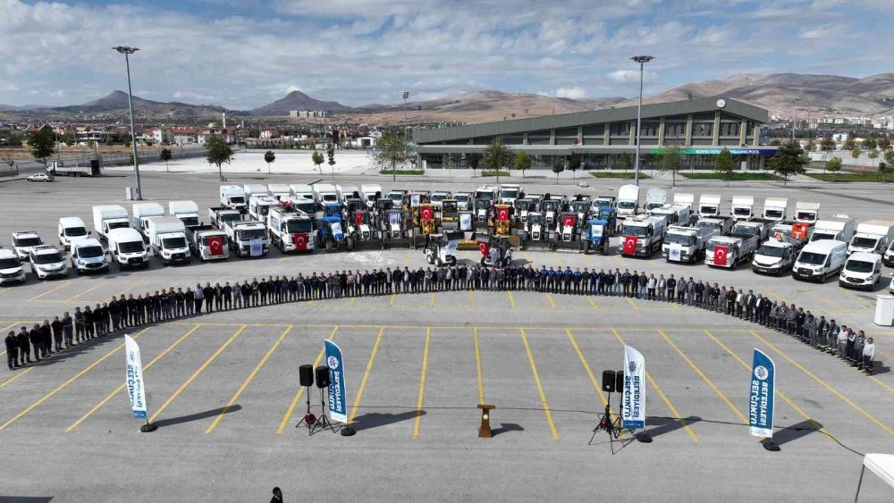 Konya haber! Selçuklu Belediyesi filosunu 94 yeni hizmet aracıyla güçlendirdi