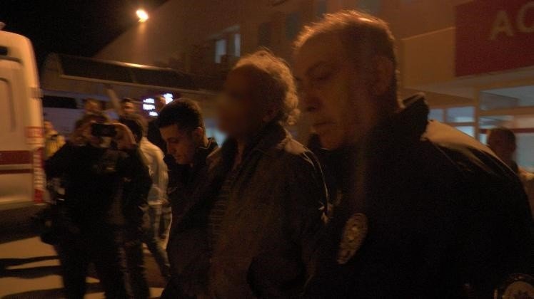 Nevşehir'de olaylı gece! İçerisinde hasta ve sağlık personeli olan ambulansı kaçırıp duvara tosladı