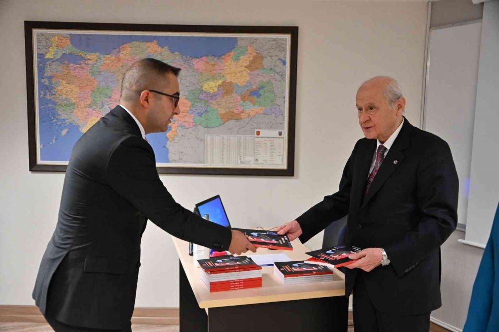 Devlet Bahçeli'den başörtüsü açıklaması! Hak kullanılıyor, geriye dönüş söz konusu olamaz!