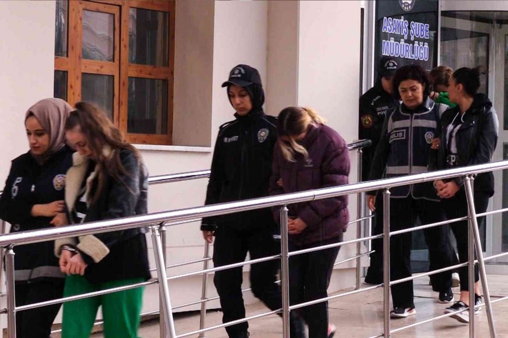 Konya merkezli 4 ilde 'oltalama' ile internet dolandırıcılığına operasyon! Çete liderleri dahil 19 gözaltı